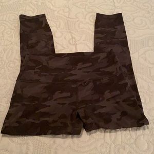 Black Camo Lululemon Athletica Size 10